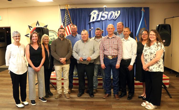 Members of the 1994 “double” boys and girls state champion cross country teams who were on hand this past weekend at the Hot Springs Bison Athletics Hall of Fame were, from left, assistant coach Cheryl Huddleston, Nyla Schroeder, Karla (Benson) Merrill, Chad Gackel, Carl Sanders, Shad Curtis, Cody Hofer, Jason Coleman, Kevin Couch, Jason Trimble, Cristina (Bergen) Wilaby and Belinda (Maisel) Lawrence. Photos by Brett Nachtigall/Fall River County Herald-Star